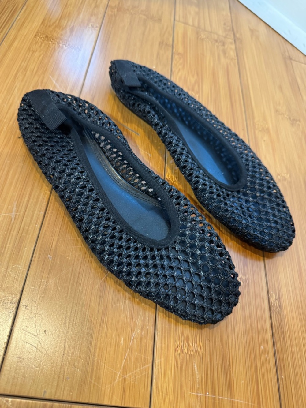 H&M Black Knit Mesh Slip-On Flats Size 7 - Picture 3 of 4